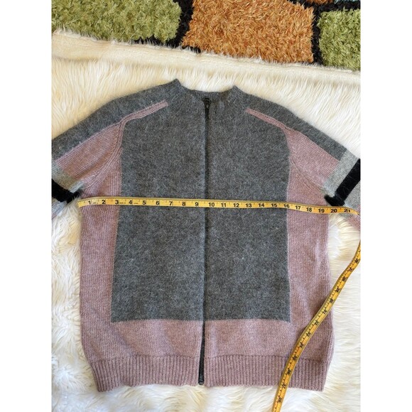 The Korner sweater - Picture 9 of 12